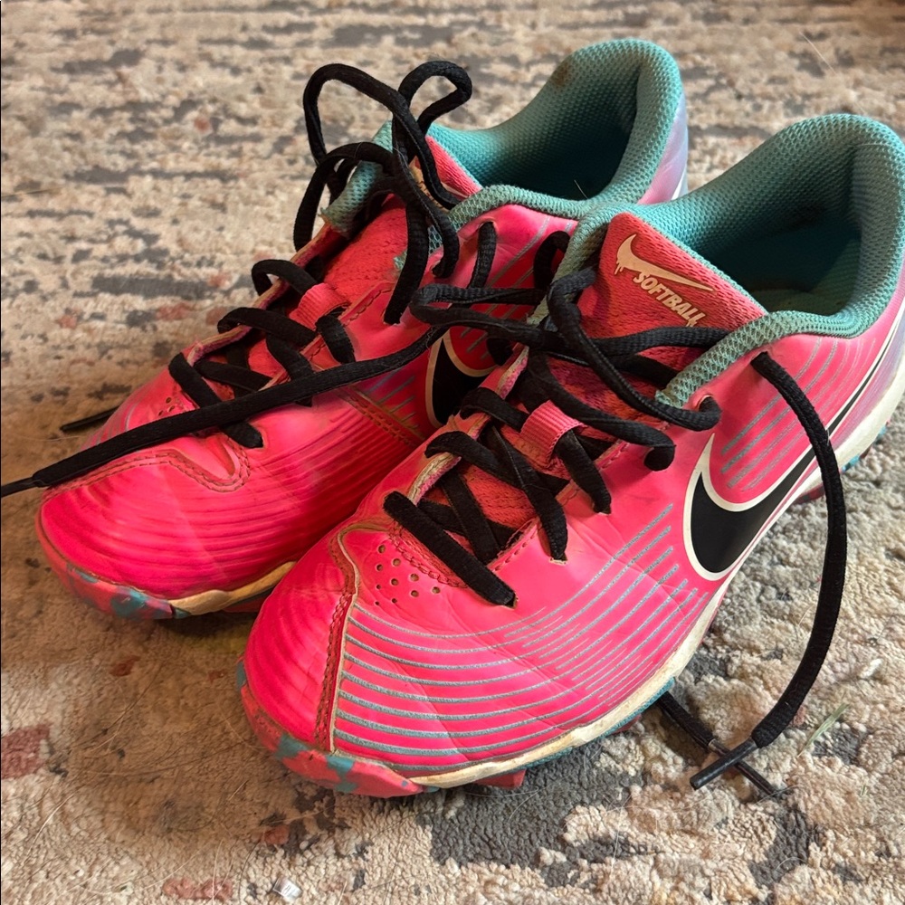 Nike Vibrant Fastflex youth softball cleats